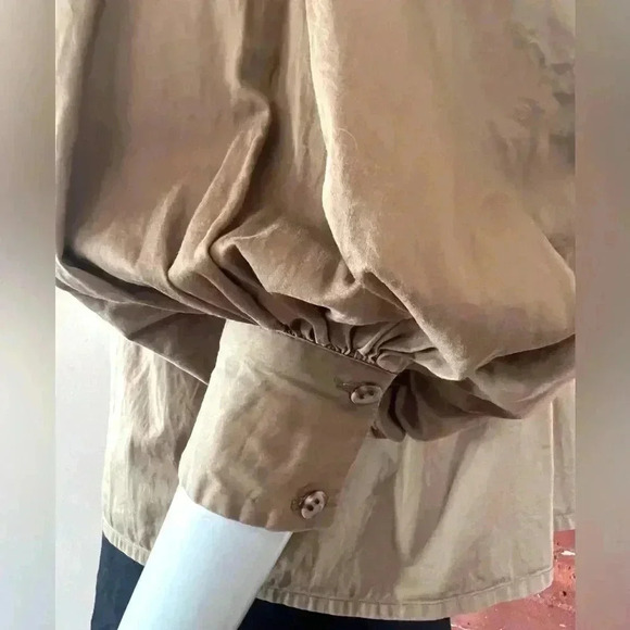 Future Primitive Balloon Sleeve  Blouse in Khaki Sustainable - Picture 10 of 13